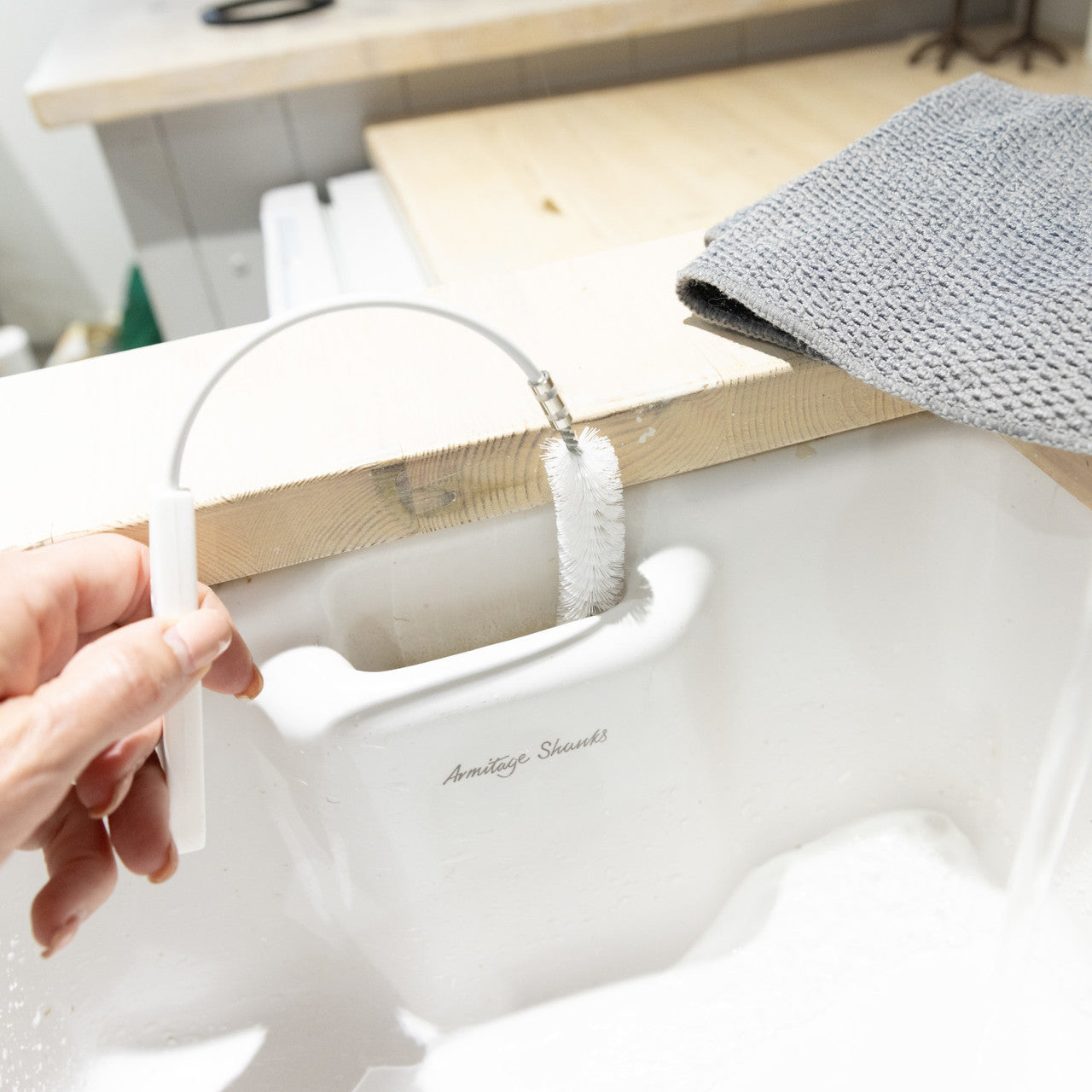Sink & Overflow Cleaning Brush